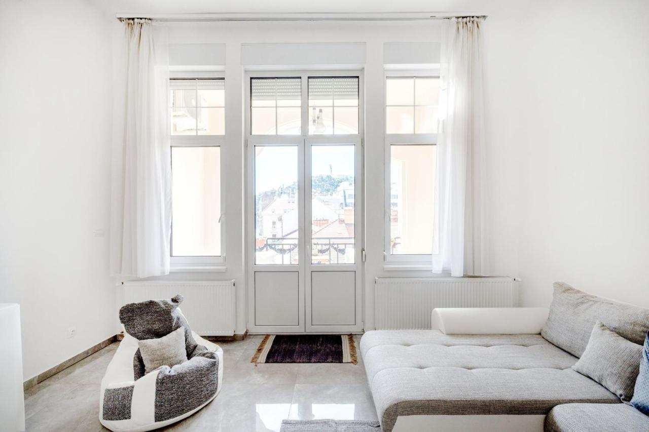 Skyline Serenity Retreat @Vaci Most Famous Street Βουδαπέστη Εξωτερικό φωτογραφία