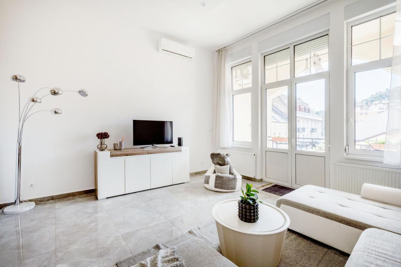 Skyline Serenity Retreat @Vaci Most Famous Street Βουδαπέστη Εξωτερικό φωτογραφία